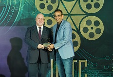 IIFTC Awards - Dr. Aleksander Danda, CG of Poland to Aashish Singh