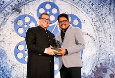 IIFTC Awards – H.W Naheed Nenshi, Mayor of Calgary presenting to Veteran South Indian Director KS Ravikumar