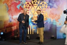 IIFTC Awards -  Jim Shamoon - Managing Director, Blu Sky Films, Africa & Adriatic to Kalpan Contractor