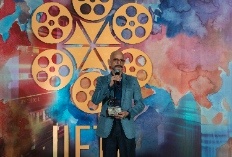IIFTCAwards-TrulsKontny-InternationalProducerandformerpresidentofEUFCNandNordicFilmCommissiontoVijayKrishnaAcharya-Victor